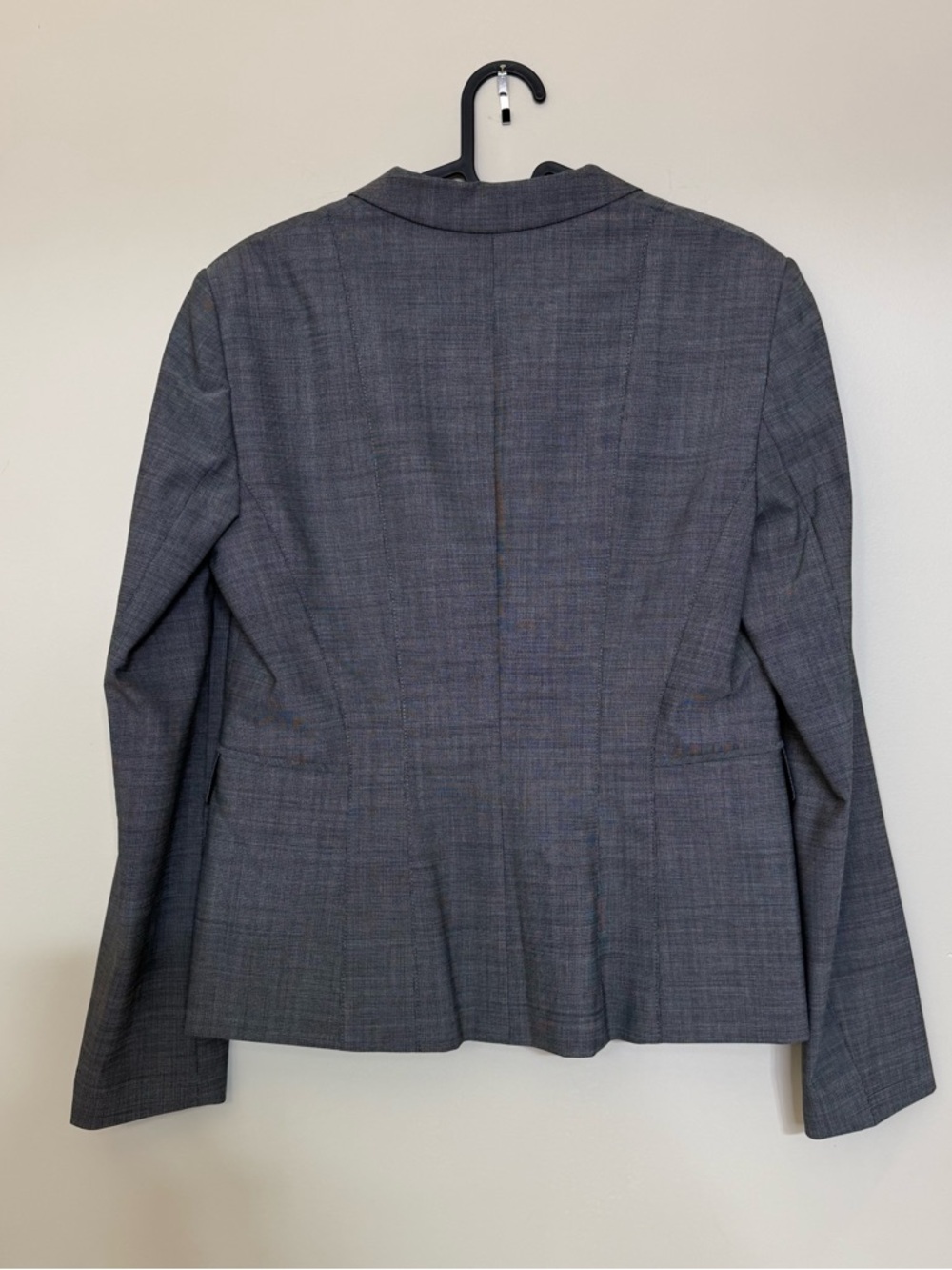 HUGO BOSS SLIM-FIT BLAZER IN 99% VIRGIN WOOL size 8 - Picture 8 of 17